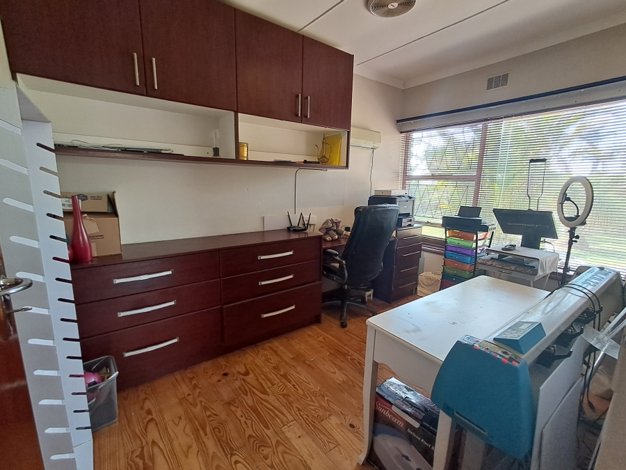 4 Bedroom Property for Sale in Manor Heights Eastern Cape